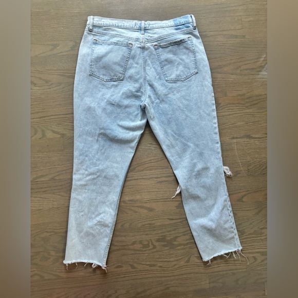Abercrombie & Fitch The Skinny High Rise Light Wash Distressed Women’s size 18L - Picture 5 of 6